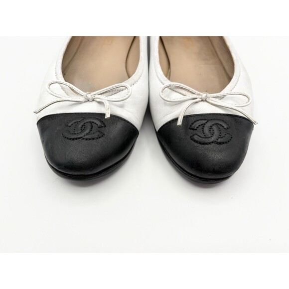 Chanel Ballet Flats White & Black Bi-Color Leather Cap Toe CC Logo Sz EU 36.5 - Picture 6 of 13